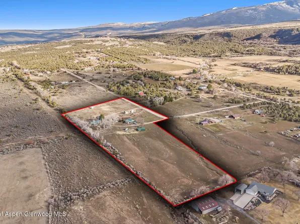 201 D J Rd, Parachute, CO 81635