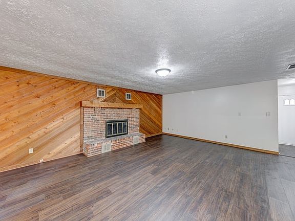 5th image of 910 Summitcrest Dr