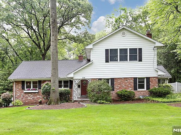 2nd image of 374 Annette Ct