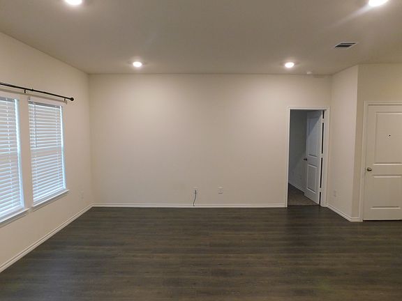 4th image of 913 Glover Dr