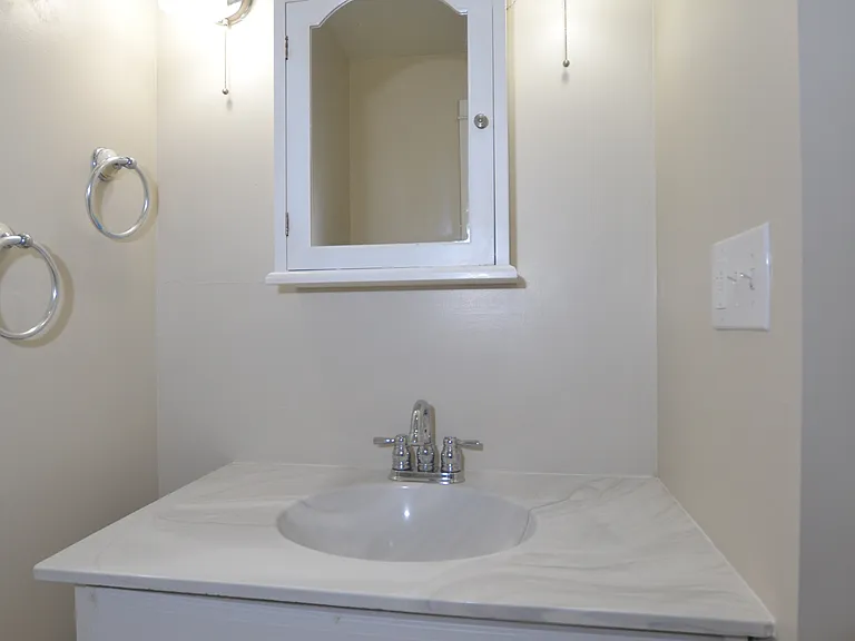 719 Main St #6 — Photo 12