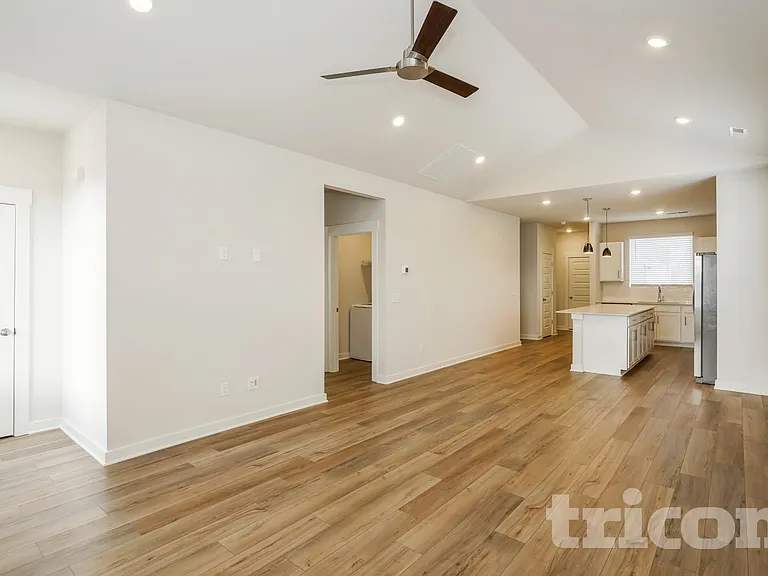 361 Park Glen Dr — Photo 4