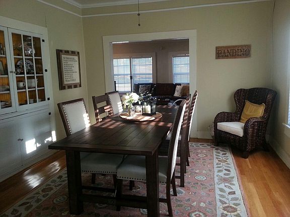 4th image of 211 Elmhurst Ave
