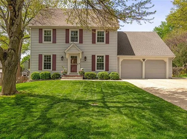 7632 Slater St, Overland Park, KS 66204