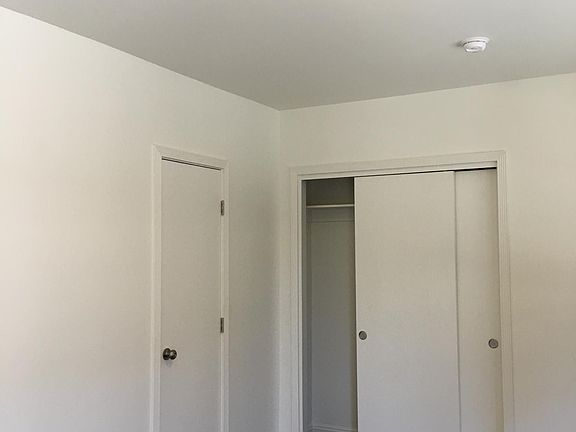 2nd image of 1718 Huntington Dr APT 7
