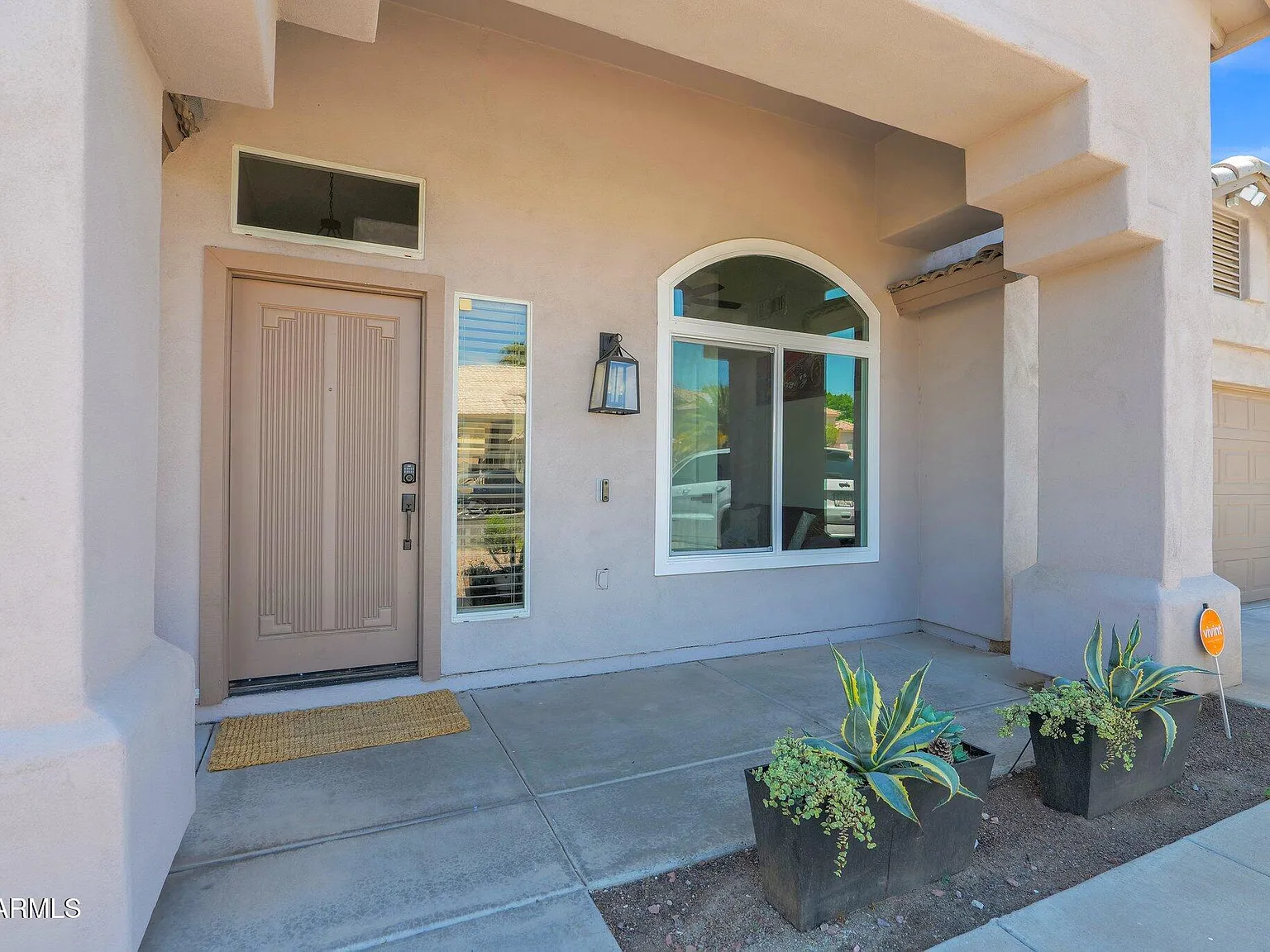 3 bed, 1900 sqft, $4,500 — Photo 3