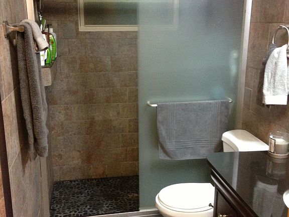 Bath / Laundry Room