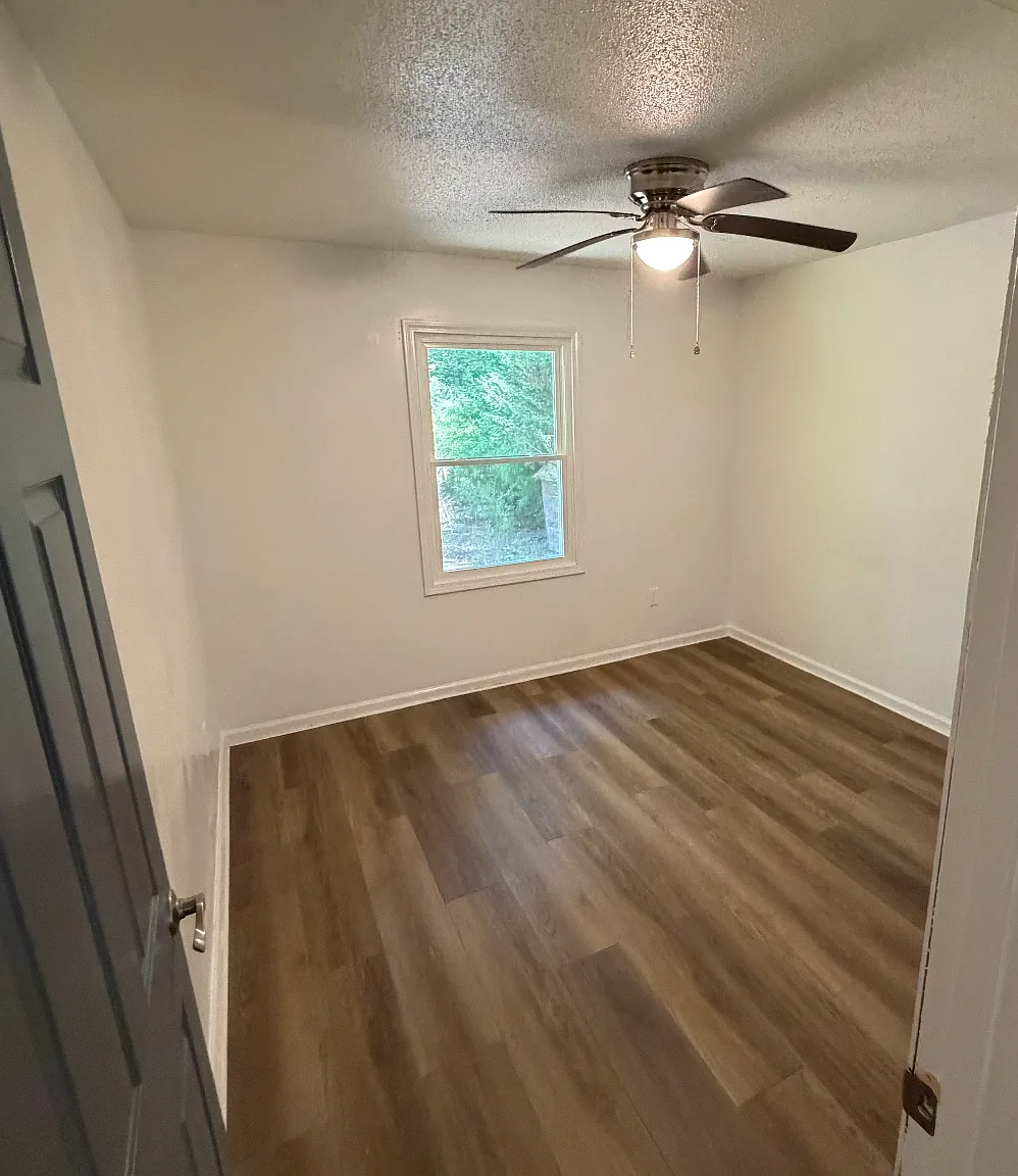 3 bed, 1118 sqft, $1,300 — Photo 1