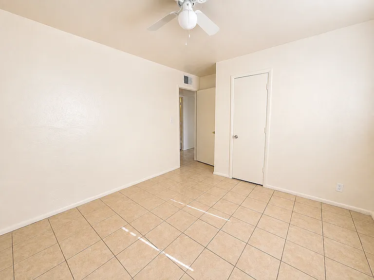 5437 S 14th Way — Photo 11