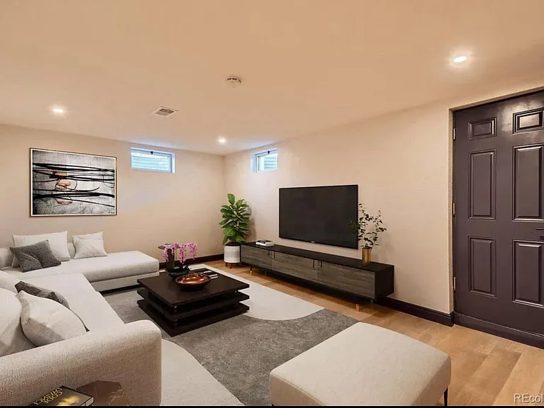 7208 S Broadway — Photo 4