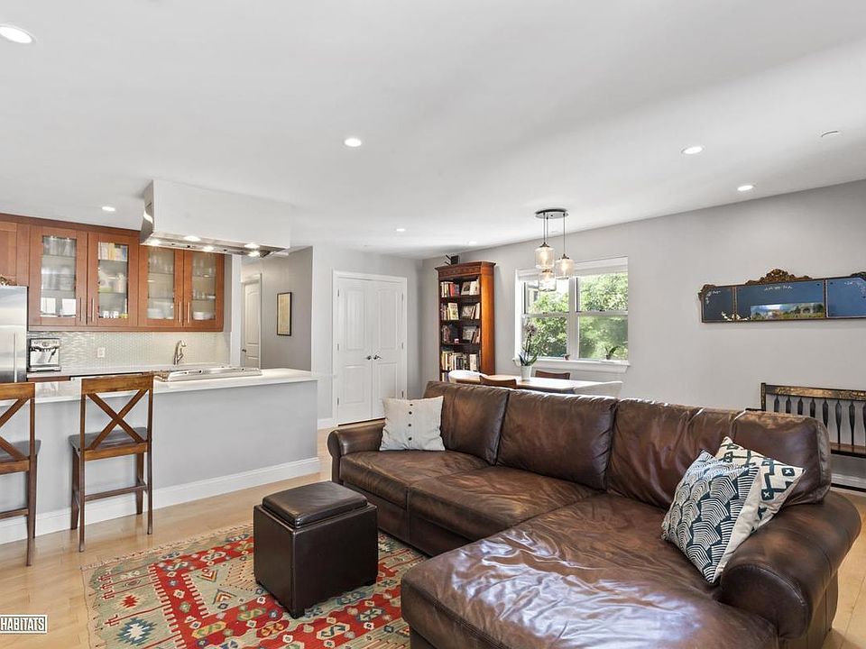 1st image of 222 Park Pl APT 3B