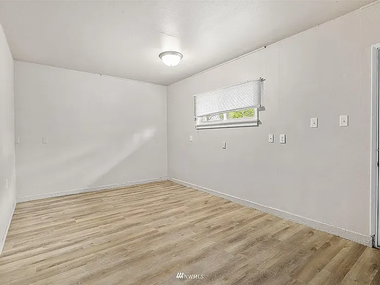 1201 N Water St — Photo 7