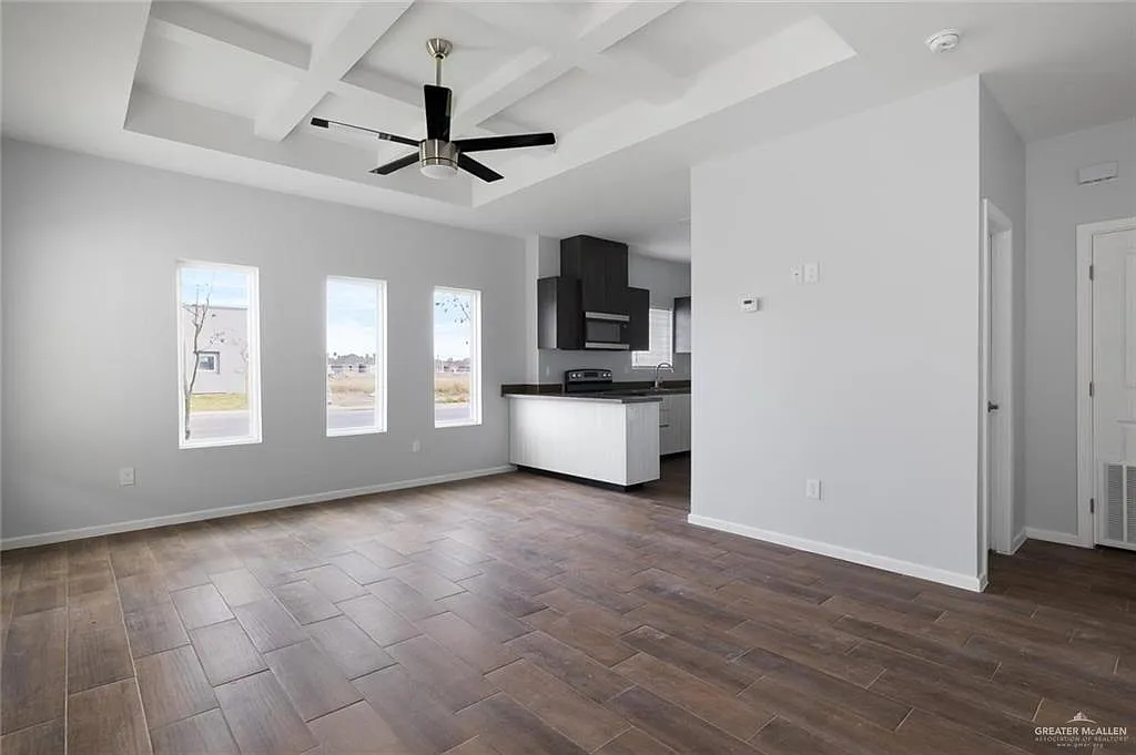 3 bed, 2.0 bath, 1188 sqft, $1,095 — Photo 4