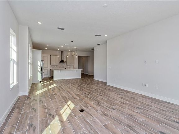 5th image of 10242 Medawar St