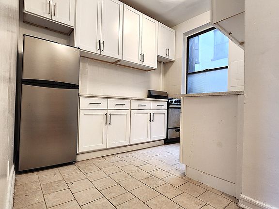 2nd image of 50 Avenue B #3E