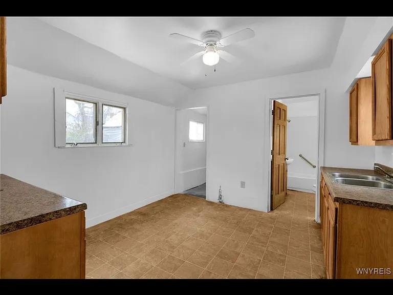 75 Mills St #2 — Photo 13
