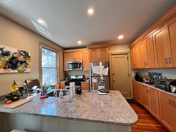 5th image of 673 Orange St APT 8