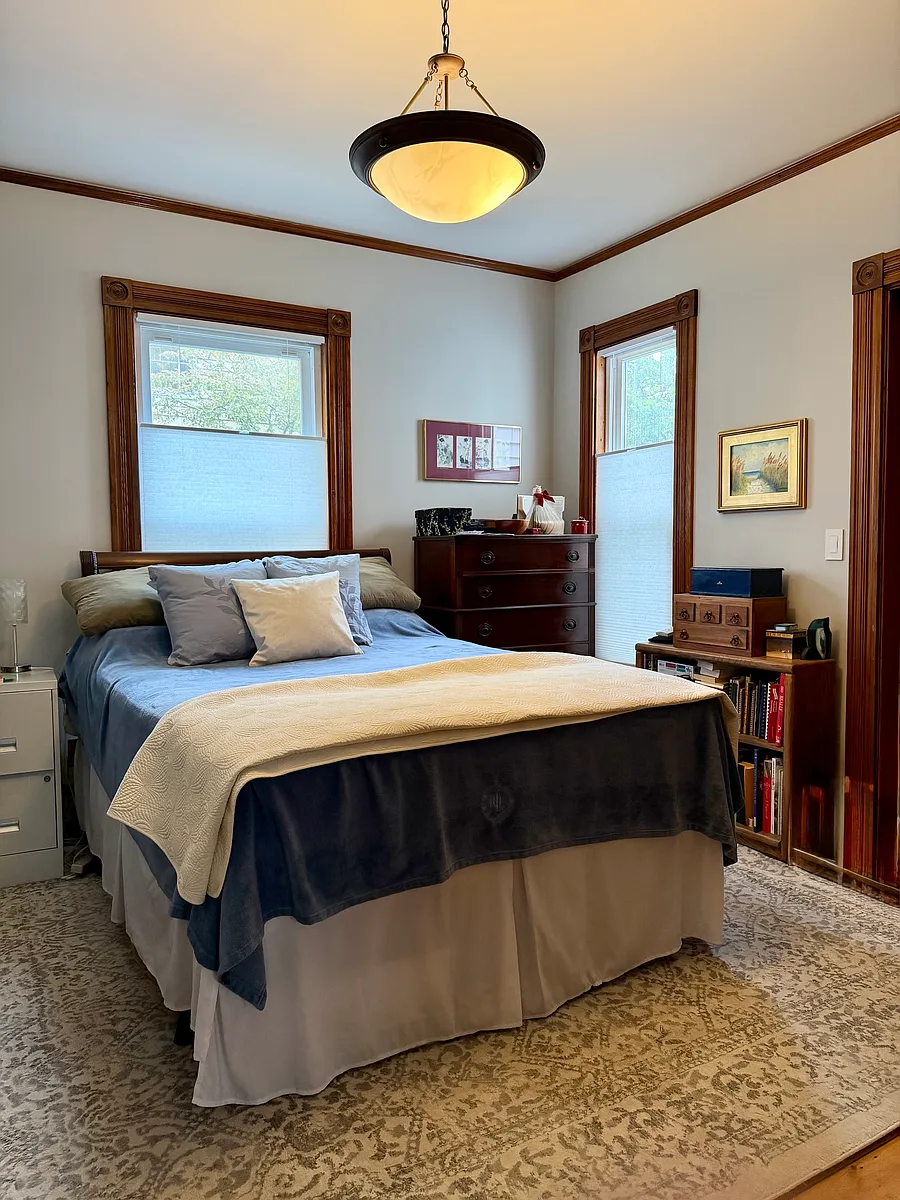 View of bedroom with queen size bed - 21 Josephine Ave
