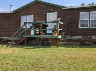 19 Coach Rd, Meeteetse, WY 82433