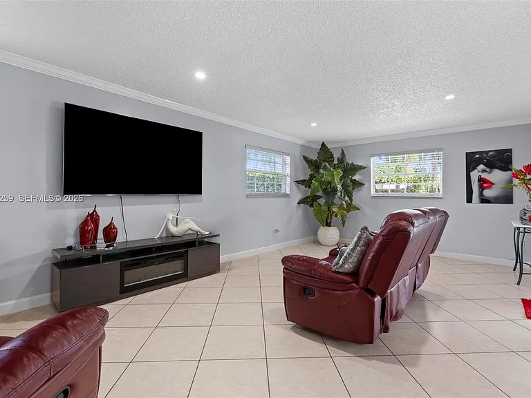 14012 SW 38th Ter — Photo 14