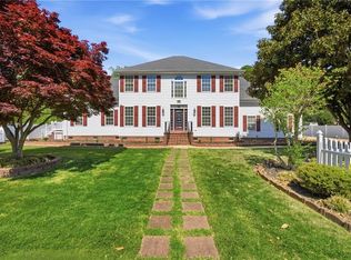 30 Holloway Rd, Newport News, VA 23602