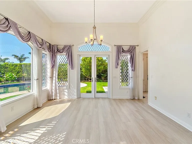 19 Santa Rosa — Photo 10