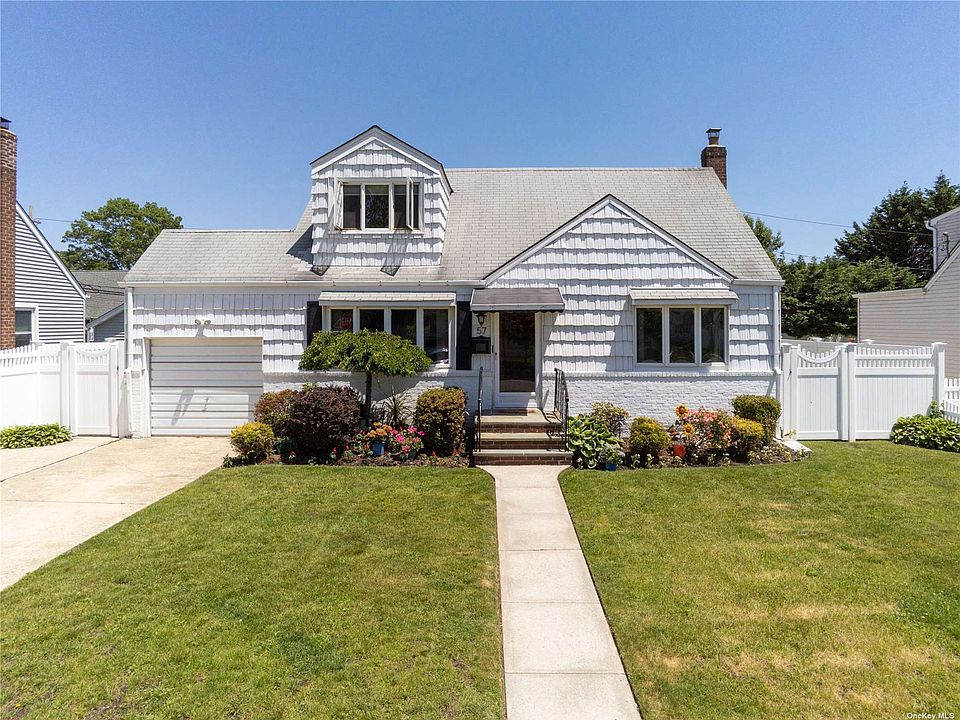 57 Louis Dr Farmingdale NY Zillow