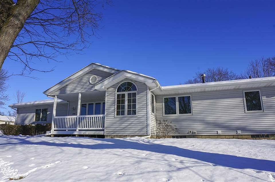 1st image of 250 Clark Dr