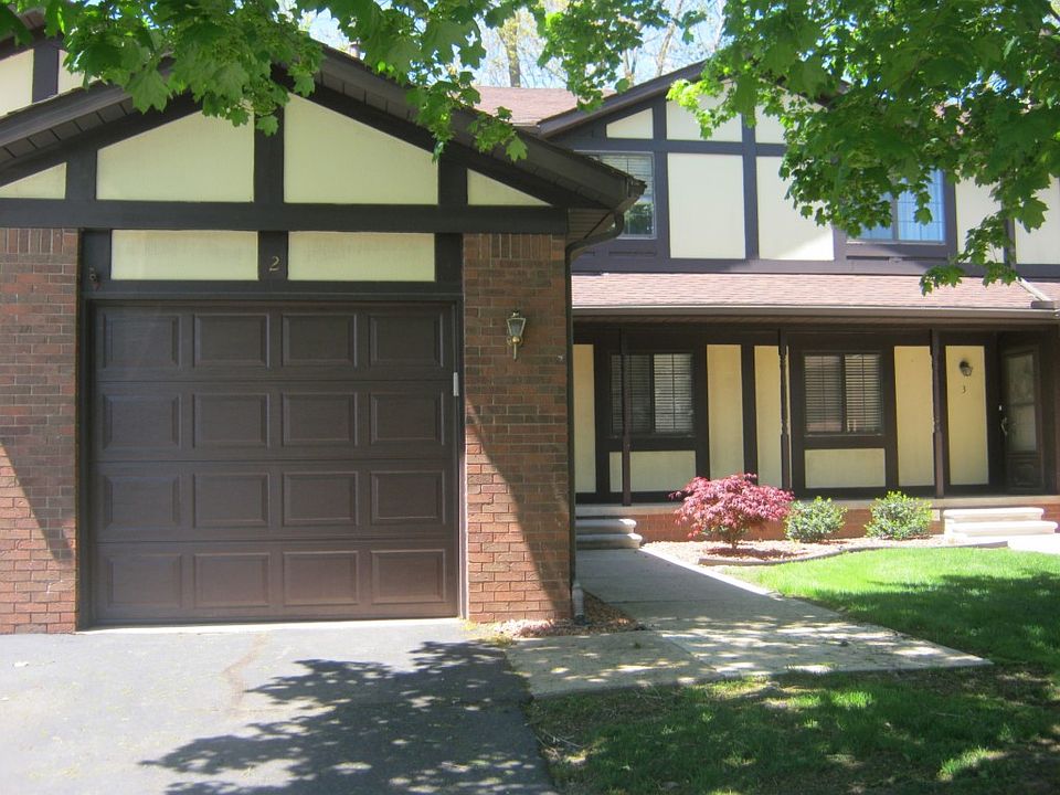 1st image of 2 Parkplace W Unit 2