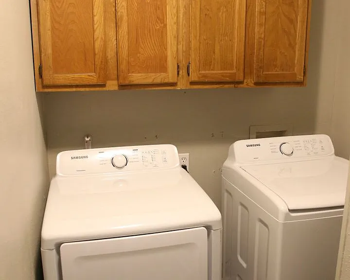 714 S Valentine St — Photo 14