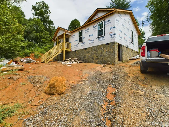 814 Mulberry St SW, Lenoir, NC 28645