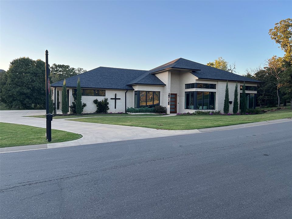 1st image of 700 Cross Timbers Blvd