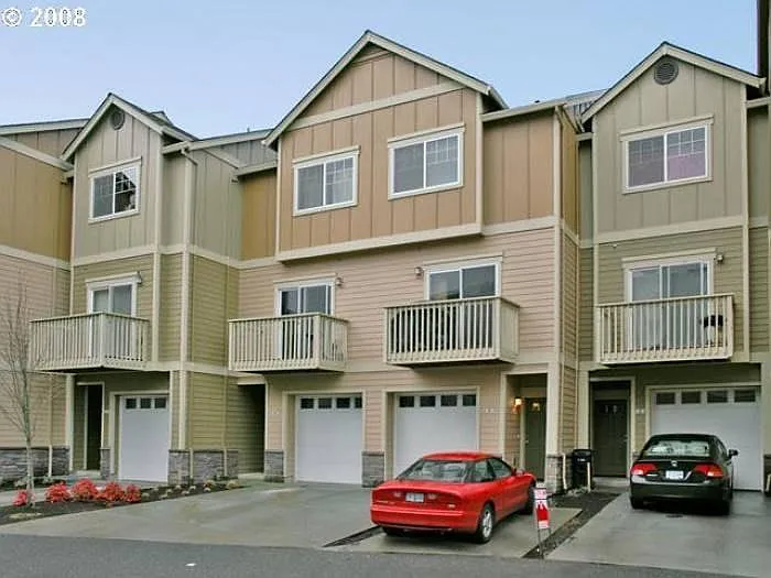 3 bed, 2.5 bath, 1550 sqft, $2,195 — Photo 2