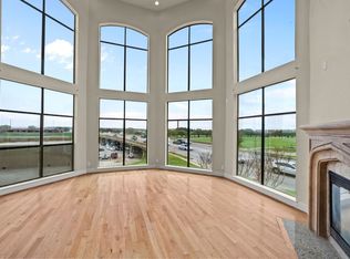 420 Mills St, Fort Worth, TX 76102