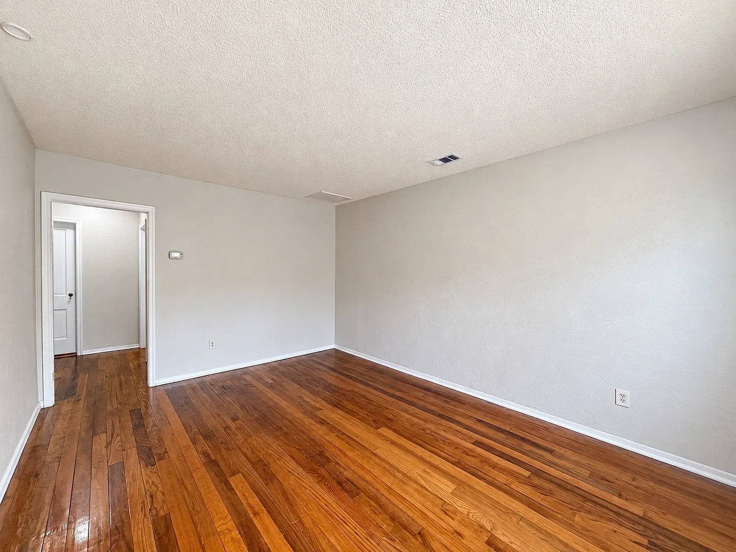 1 bed, 630 sqft, $1,300 — Photo 3