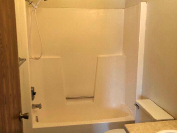 4th image of 819 S Wasson Ln #304
