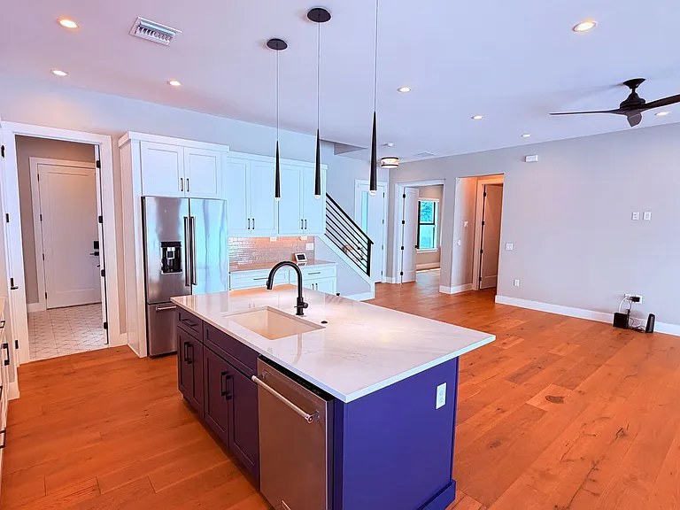1403 Michigan Ave — Photo 11
