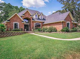 250 Fox Glove Ln, Longview, TX 75605