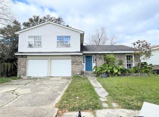 668 Oakwood Dr, Gretna, LA 70056