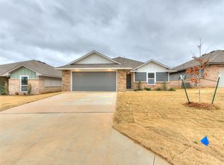 872 Shady Grove Ln, Harrah, OK 73045