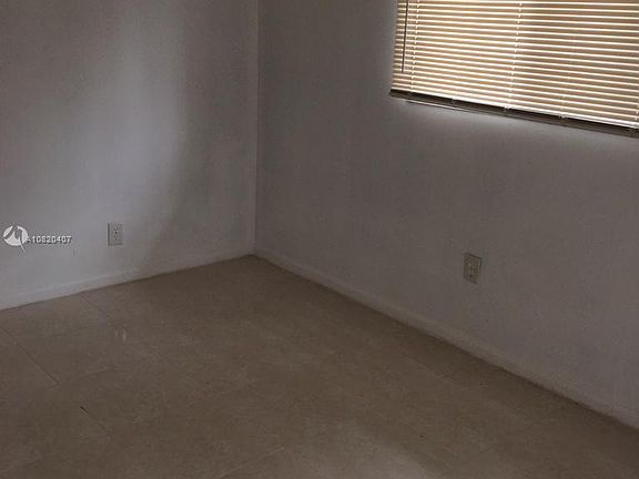 5th image of 116 San Remo Blvd