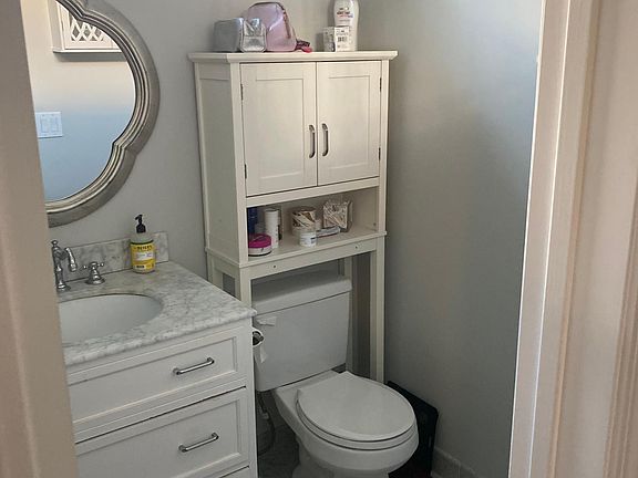 2nd image of 1711 W Balboa Blvd #2