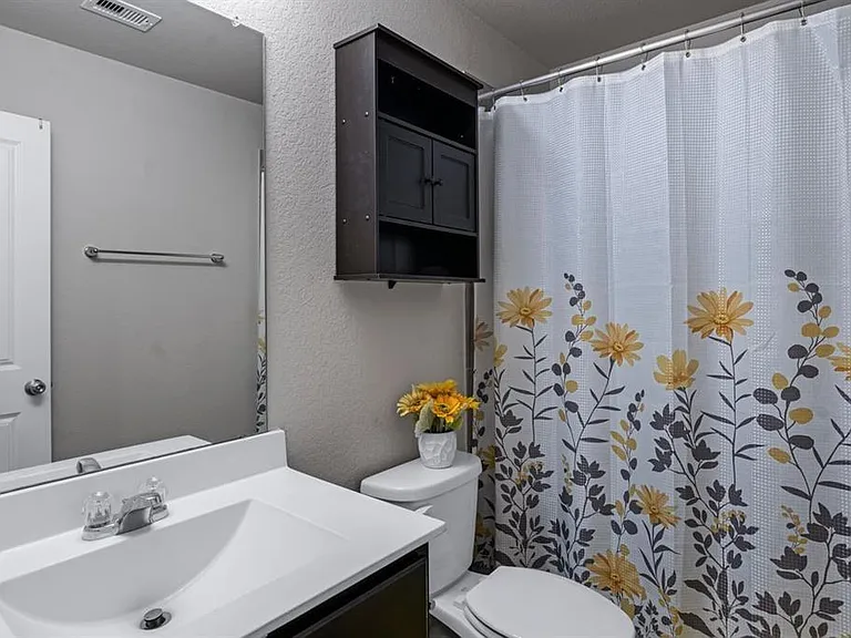 518 Poppy Field Ct — Photo 21