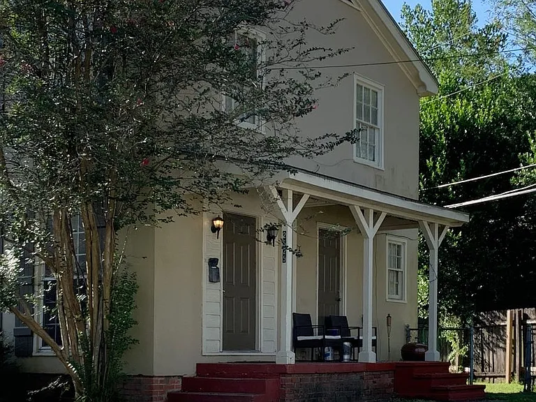 2525 Olive St — Photo 1