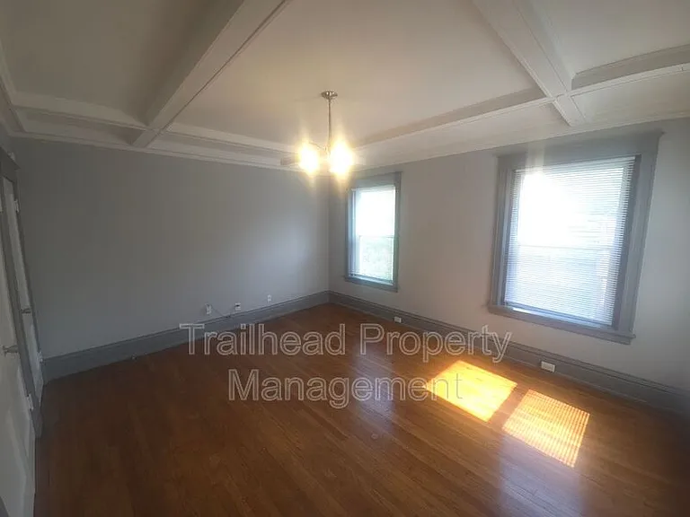 3227 Central St #6 — Photo 10