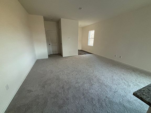 5th image of 5952 Sahara Dr