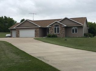 W675 Riverview Ct, Fall River, WI 53932