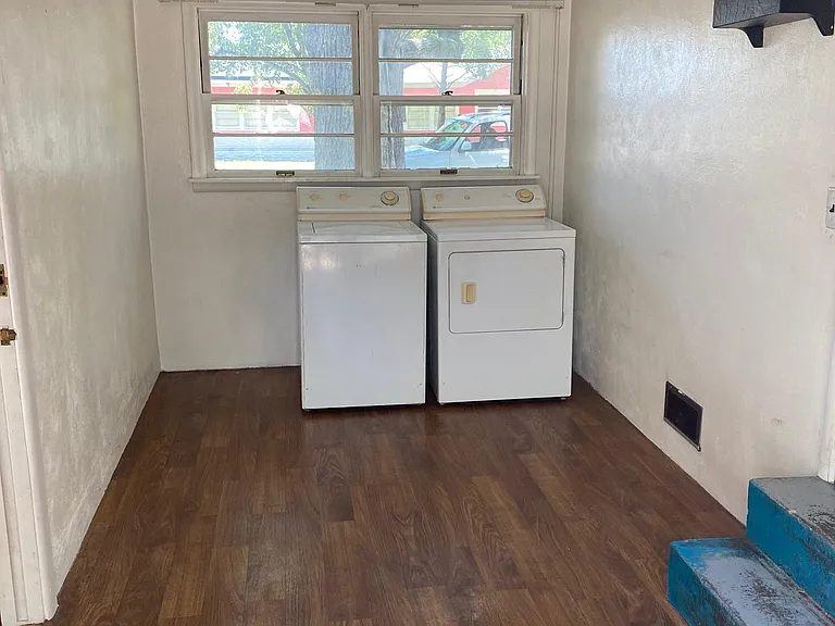 305 Walnut Ln — Photo 8