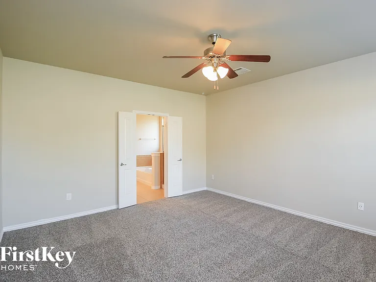 9708 Allie Hope Ln — Photo 9