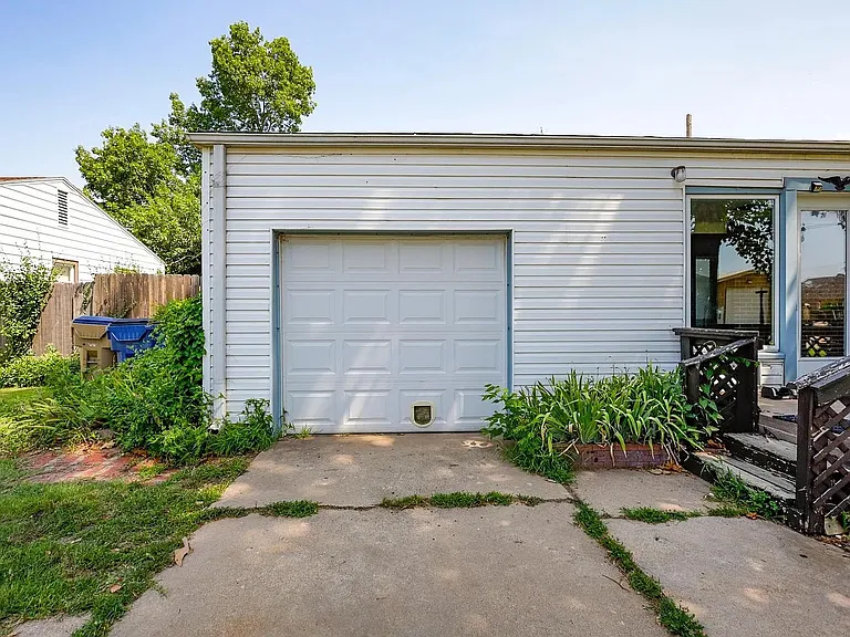 1420 E Cottonwood Ln — Photo 2